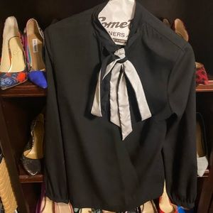 Chic bow neck blouse - reverse color on the bow pops